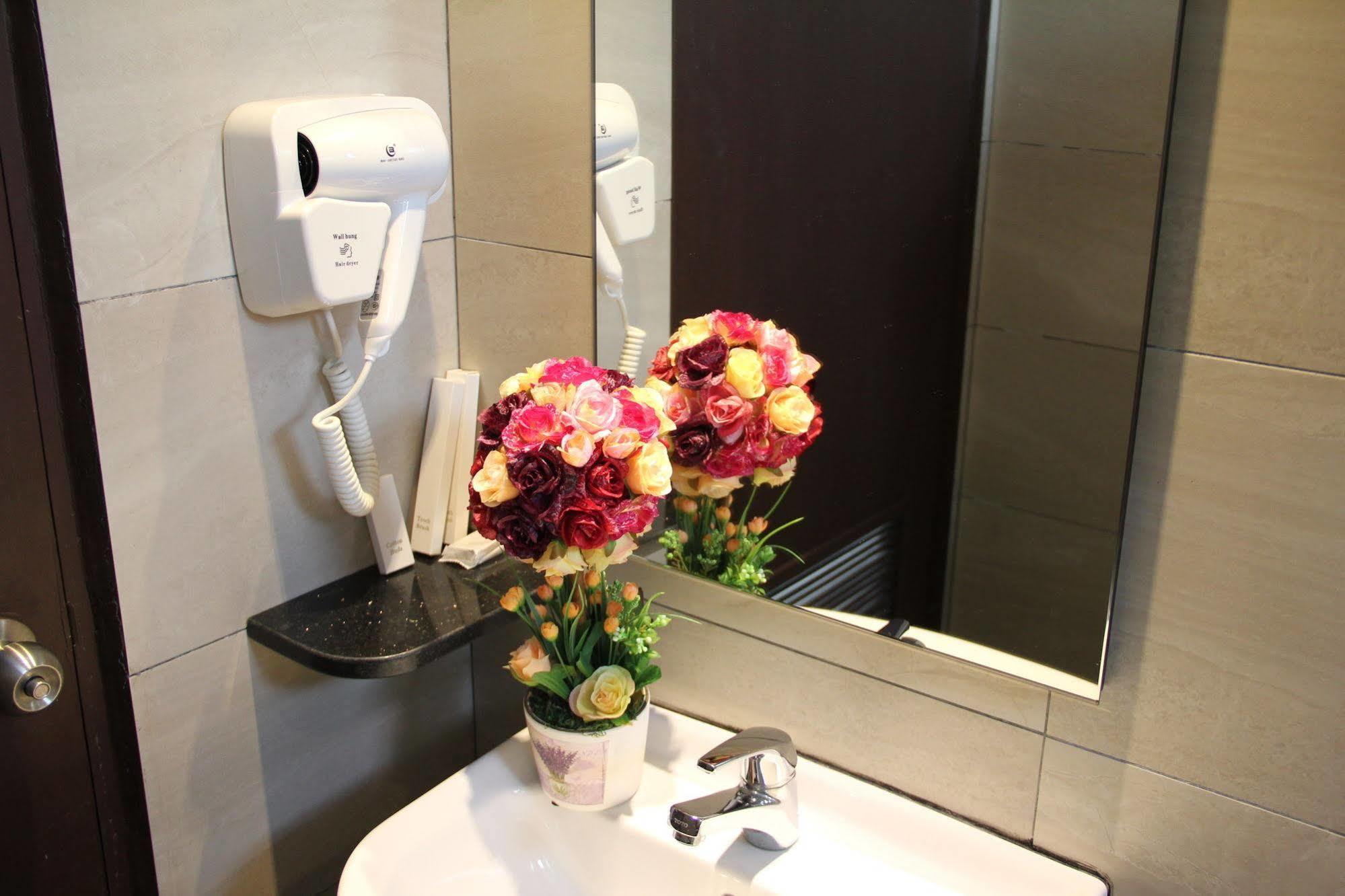 Kl Hotel Лабуан Екстериор снимка