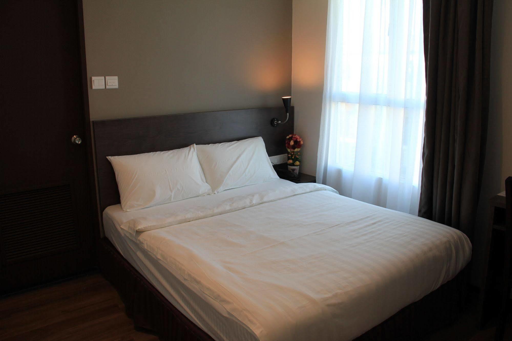 Kl Hotel Лабуан Екстериор снимка